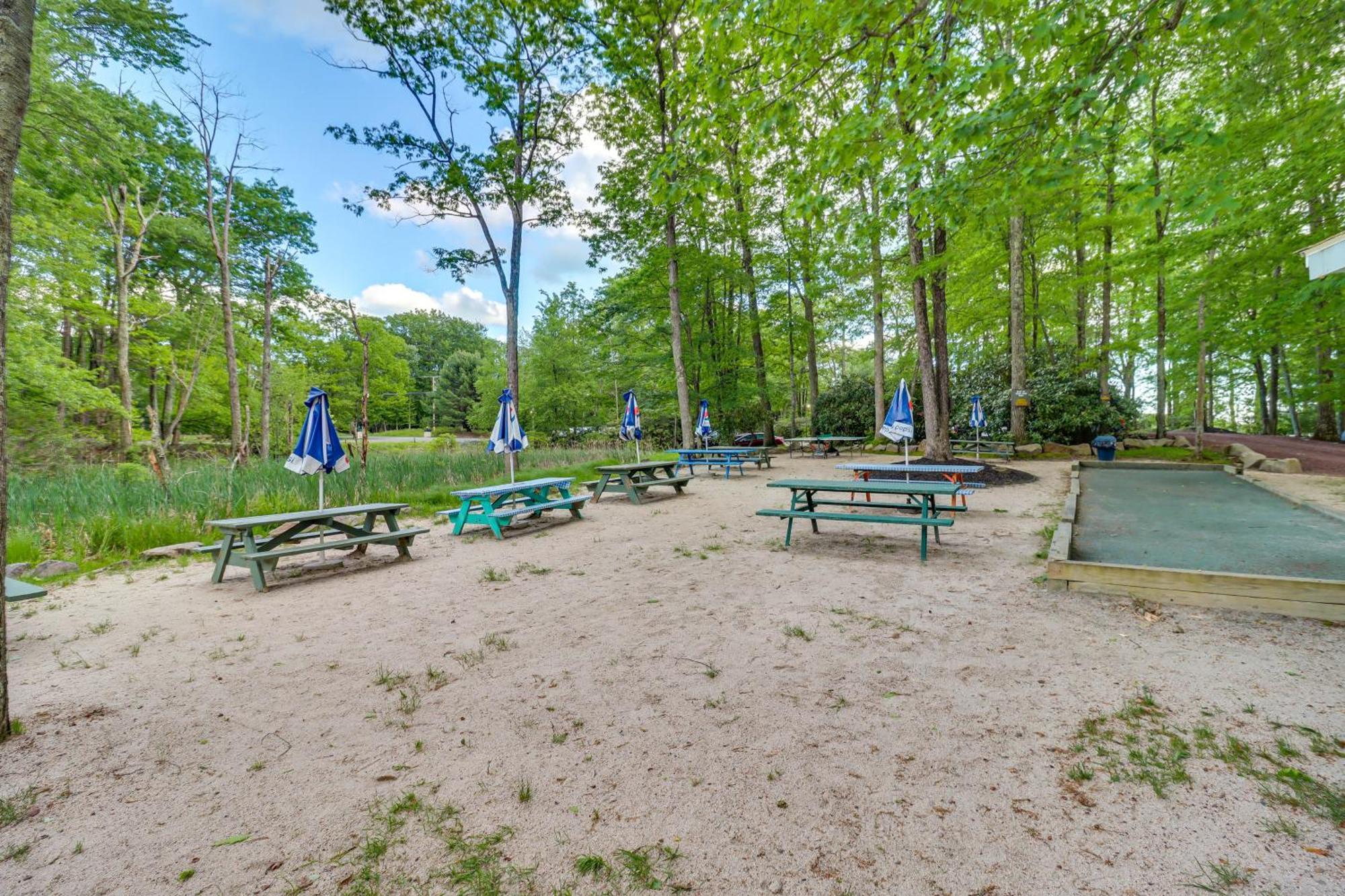 Lake Harmony Home About Half Mi To Big Boulder Mountain Extérieur photo