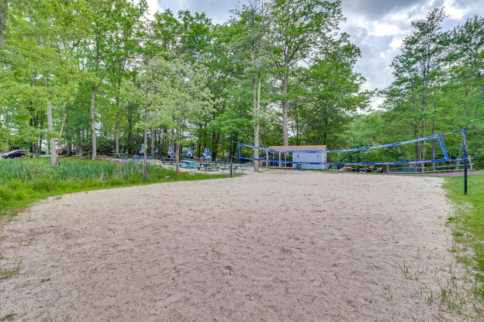 Lake Harmony Home About Half Mi To Big Boulder Mountain Extérieur photo